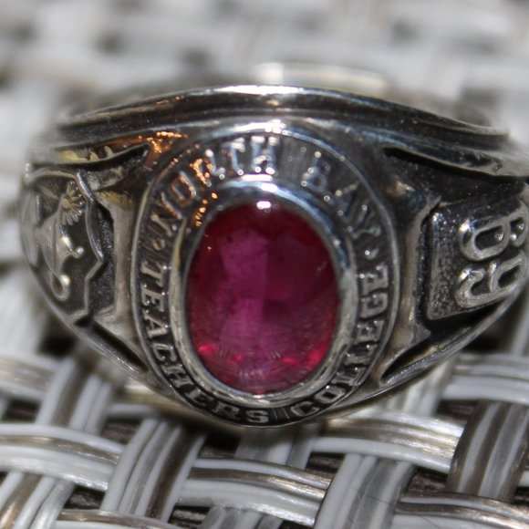 Vintage Class Ring from North Bay Teachers College - Picture 5 of 7